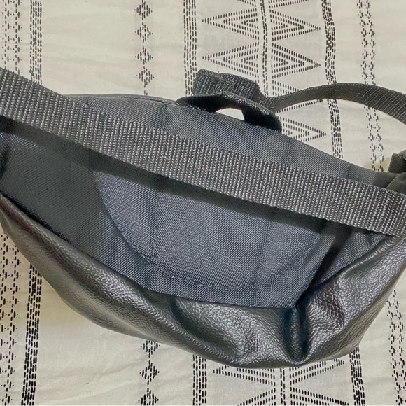 Adidas fanny pack - Picture 3 of 3